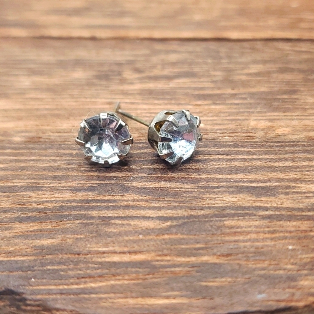 E452 crystal 2ct cz fiery earring studs for pierced ears (backings included)